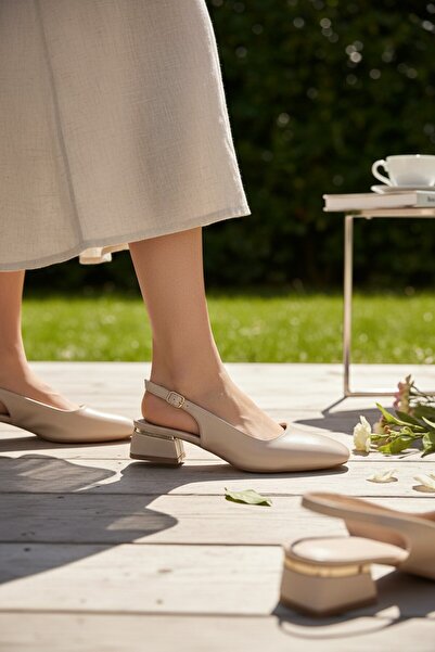 le NACAR Women's Matte Beige Heeled Shoes