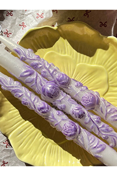 El Yapımı Kabartmalı Gül Desenli Dekoratif Şamdan Mum 3’lü Set – Mor Çiçek Detaylı Premium Tasarım