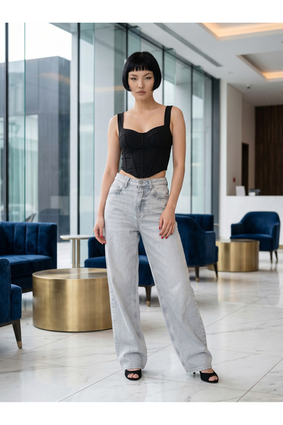 comfort jeans بنطلون جينز نسائي واسع الساق من الليكرا باللون الرمادي الفاتح ع...