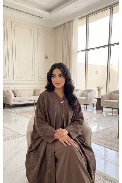 alqarat Mira Luxury Winter Bisht – Weave of Warmth & Elegance