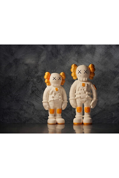 OKO DESİGN Kaws Astronot Figürü - Masaüstü Obje - Büyük Boy 18cm