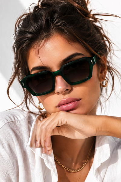 By Donetto Bergen Green Uv Protection Sunglasses