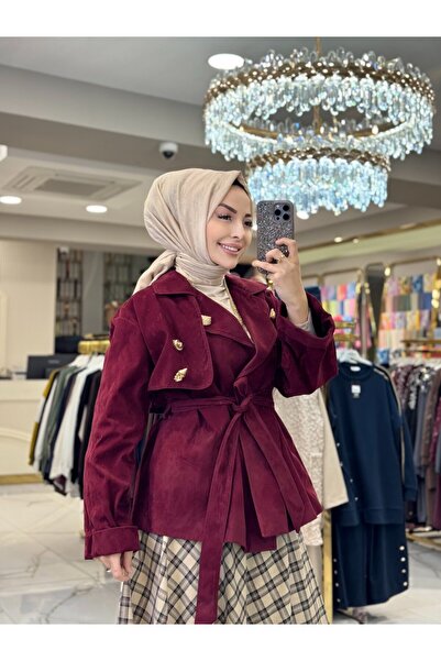 ALANURMODA 32405 Κοντή καμπαρντίνα με μεταλλικά κουμπιά σε μπορντό χρώμα