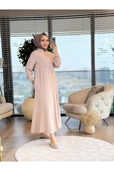 Ayda 2040 كاب باللون البيج مع تفاصيل حجرية مائية من الأمام والخلف