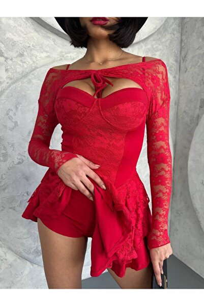 Paraf style Rochie mini cu mâneci lungi și detalii din dantelă