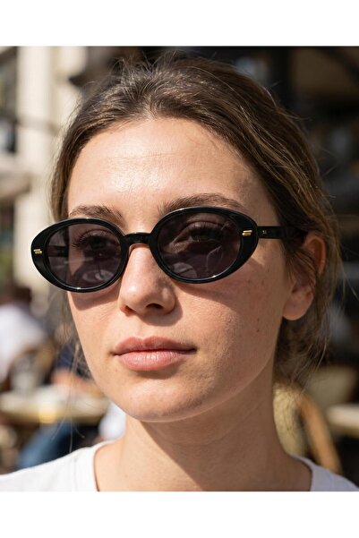 PURE BERRY Uv400 Protected Black Oval Model Sunglasses