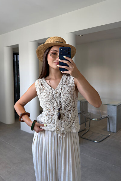 MAGARDE Makrome Gold Button Detail Vest - Beige