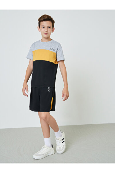 Styli Teens Color Block T-Shirt And Shorts Set