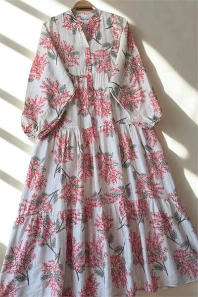Neşeli Butik kadın pembe hakim yaka düğmeli viskon çiçek desenli tesettür elbise NMS099