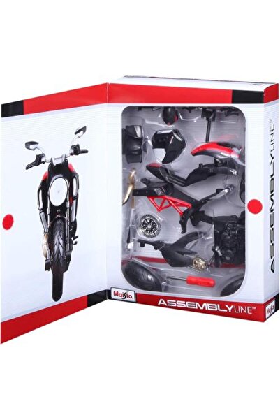 Maisto Ducati Diavel Carbon Die-Cast Motorcycle Kit 1/12 Scale
