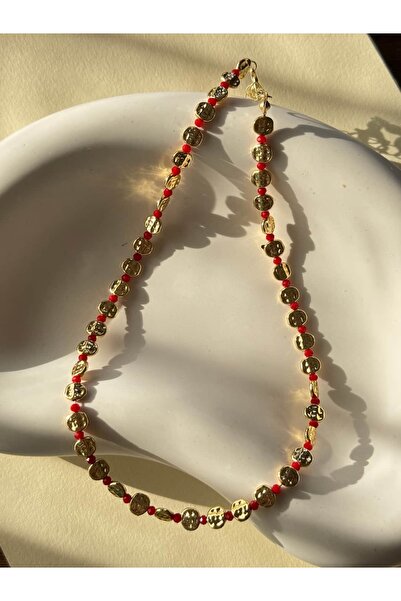 Alveole Jewelry Kırmızı Boncuklu Dövme Dokulu Gold Kolye