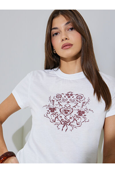 Styli Floral Printed Graphic Regular T-Shirt