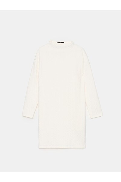 NO BRAND Rochie mini albă texturată, cu mânecă lungă și guler înalt, mărimea XS