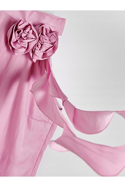 NO BRAND Rochie asimetrică din satin roz, cu flori decorative, drapaje, mărim...