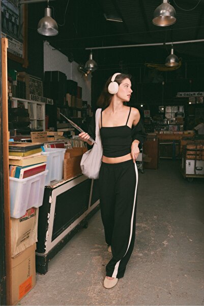 Stradivarius Soft-touch wide-leg jogger trousers with side band