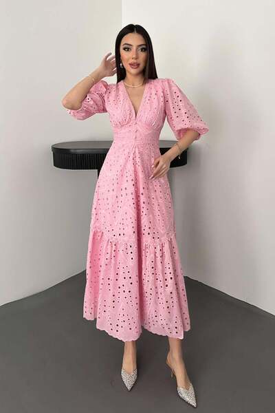 Clothes Fast فستان نسائي من الدانتيل المطرز بتفاصيل مزركشة بلون إكرو