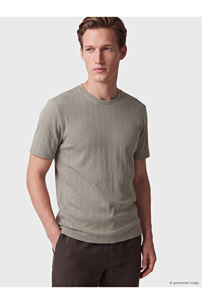 LC Waikiki Nevavm Men's T-Shirt with Oval Collar and Ribbed Design