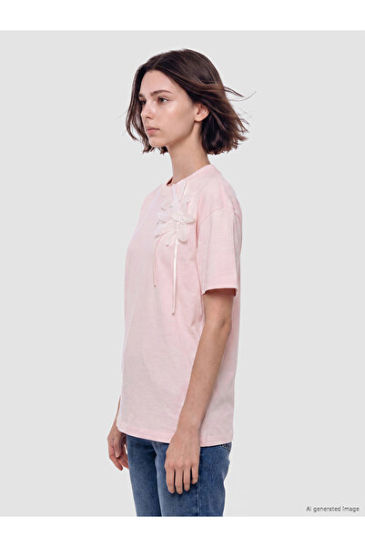 LC Waikiki Pink Crew Neck Women's T-Shirt with Floral Appliqué