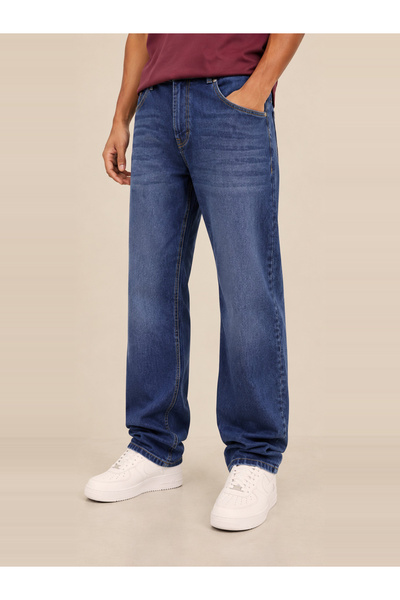 FALCON By Styli Men Relaxed Fit Whisker Mid Rise Jeans