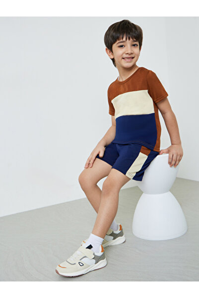 Styli Boys Color Block T-Shirt and Shorts Set