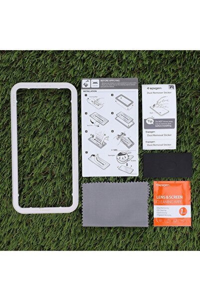 Spigen Sticlă securizată Alm Glass FC pentru iPhone 14/13 Pro/13, ramă neagră