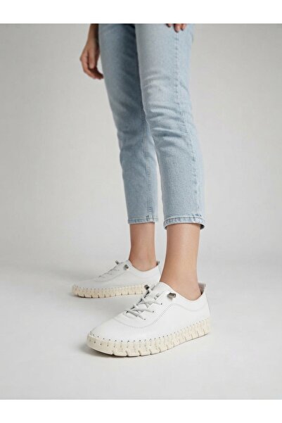 Rüya Shoes حذاء رياضي يومي مريح بكعب خفيف ورباط - 3 سم