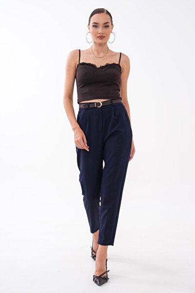 ŞİMAL Ženske pantalone od tkanine sa detaljnim remenom 260121 - 265227