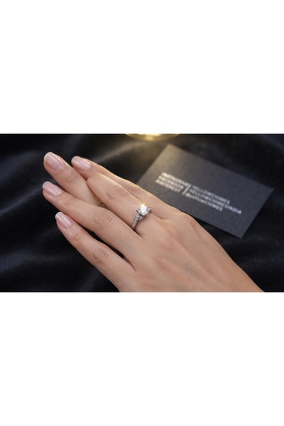 robel Elegant Radiance Solitaire Ring