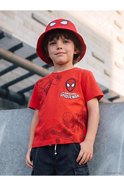 LC Waikiki Trendlucky with Difference Spider-Man Embroidered Boys' T-Shirt