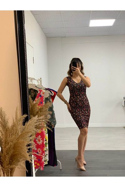 giyimmasalı Rochie neagră cu curea groasă cu model