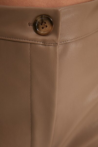 Trendyol Collection Παντελόνι από συνθετικό δέρμα ίσιας κοπής Mink - TWOAW22PL0284