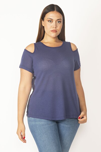 Şans Női, nagy méretű indigó flitteres, részletes váll nélküli blúz 65n28385