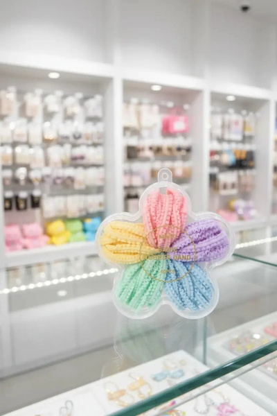 Miniso Lisanslı Çiçek Figürü Kutulu Saç Lastiği Seti – 40 Adet Pastel Tonlard...