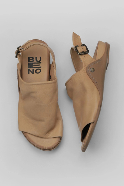 Bueno Shoes صندل نسائي من الجلد باللون البيج 01wu7603