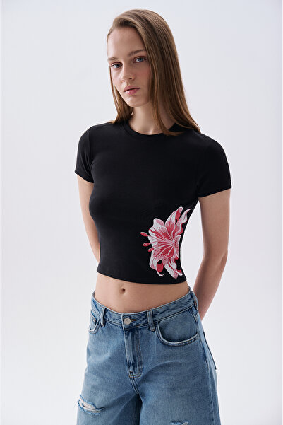 Mudo Women's Black Fitted Printed Crew Neck T-Shirt