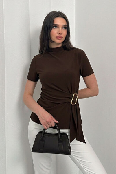 AKD Atelier Γυναικείο T-Shirt με κοντό μανίκι, λεπτομέρεια με αγκράφα και δέσ...