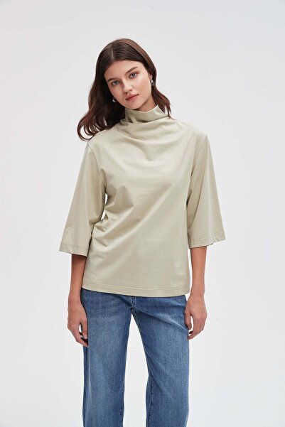 Livia Solid High-Neck 3/4-Sleeve Top