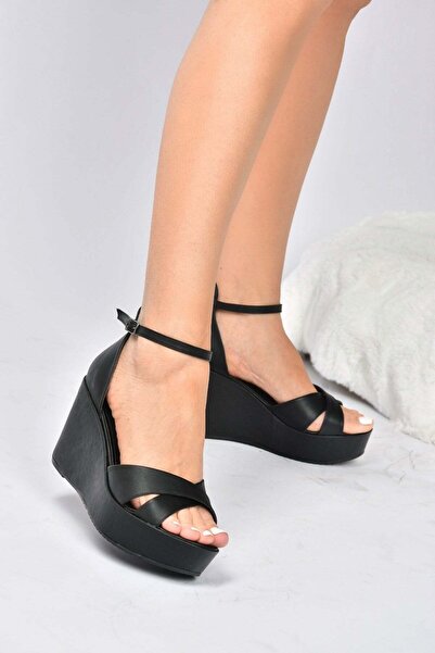 Fox Shoes حذاء نسائي بكعب ويدج أسود K820025109