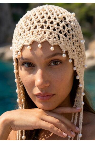 LAGRANZE Pearl Dream Bonnet – Hand-Knitted Bohemian Hat with Pearl Detail