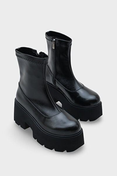 Capone Outfitters Women's Boots with Tractor Sole