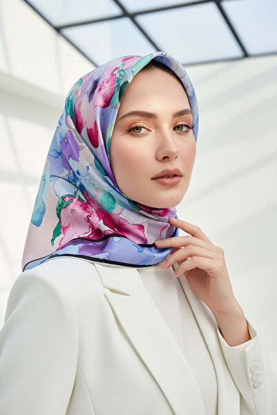 Vissona % 57 İPEK % 43 VİSKON Twill İpek Sulu Boyalı Çiçek Desenli Bebe Mavis...