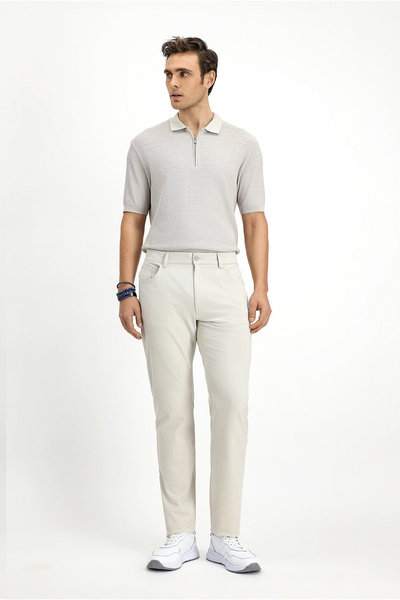 Kiğılı Pantaloni slim din pânză/chino cu model Lycra