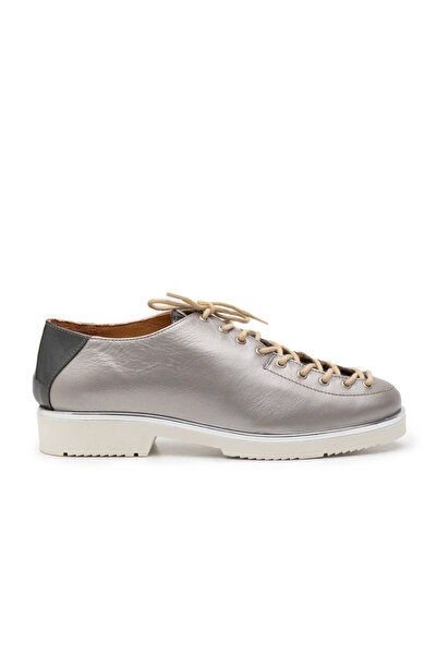 UrbanShoes Women's casual shoes with lace-up to the toe made of genuine Leath...
