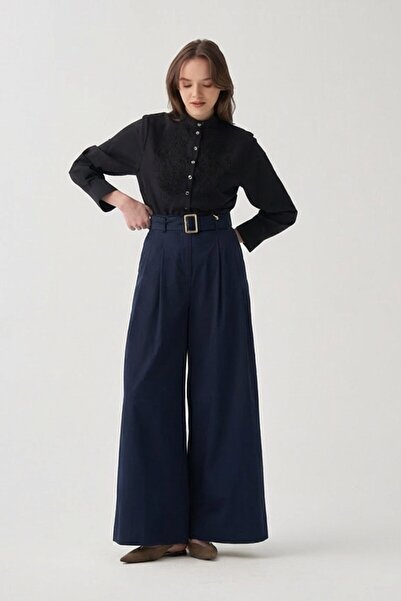 ALLDAY Παντελόνι σε μπλε ναυτικό χρώμα με ζώνη και πλισέ φαρδιά μπατζάκια