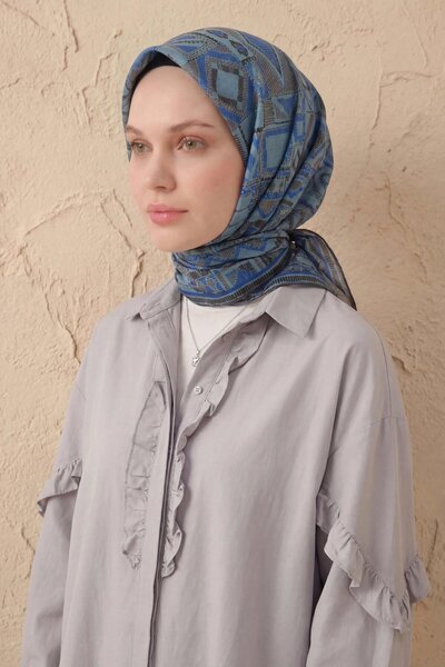 Silk Home وشاح ناعم بنمط هندسي أزرق فاتح 90x90