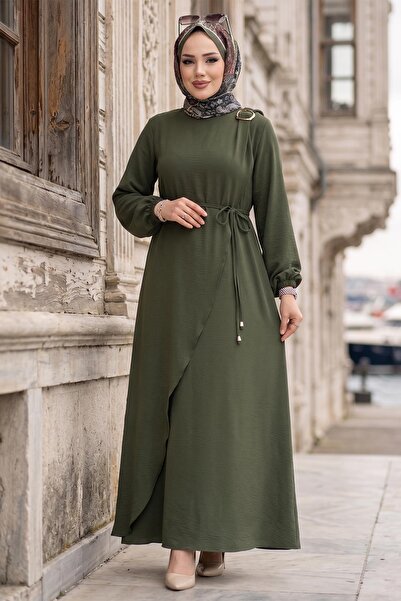 hafsamina Φόρεμα Ayrobin με λεπτομέρεια αγκράφας και δέσιμο, χακί HM2907