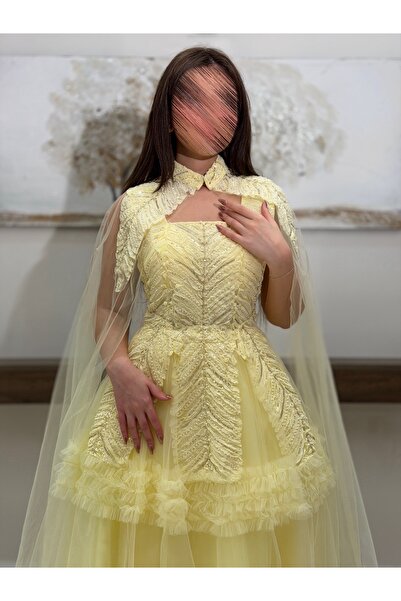 BRATO Yellow evening dress with an embroidered cap-sleeve design and a layere...