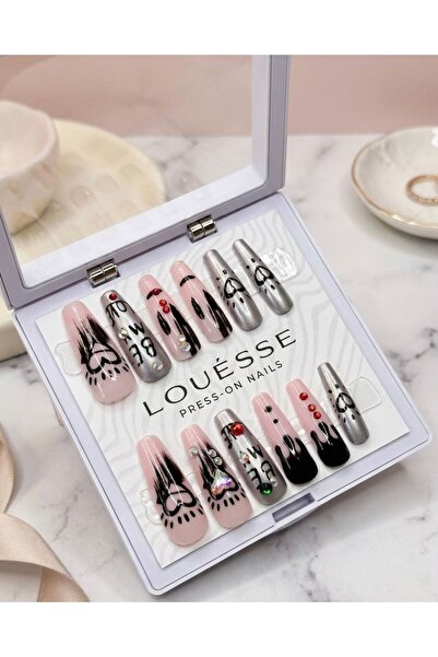 Louesse Beauty Louésse Rebel Love Drip Takma Tırnak 12’li – Siyah Akış Desenl...