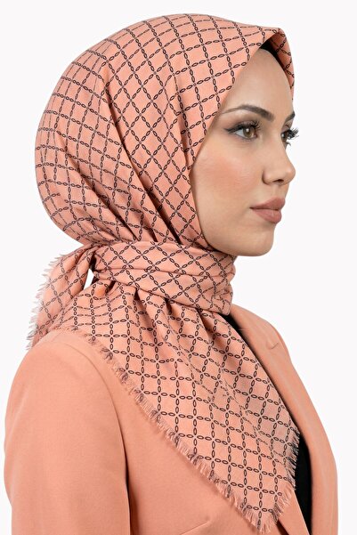 hadiora وشاح نسائي منقوش هندسيًا