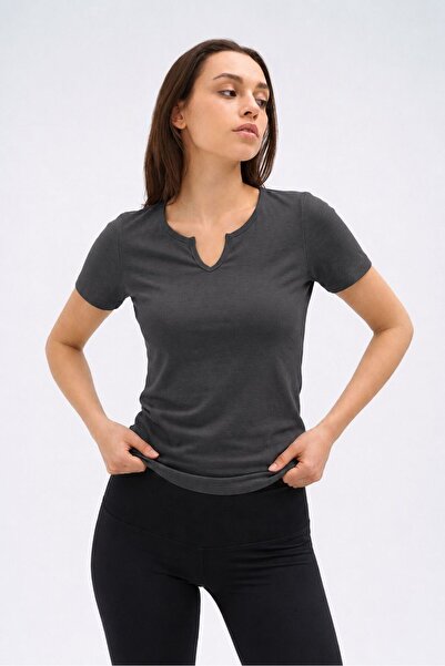 Normal People IRIS - Basic T-Shirt